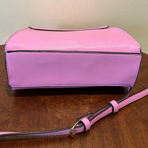 A new day  Satchel  Crossbody bag  NWOT Orchid color  vegan looks genuine   gold - Picture 9 of 16